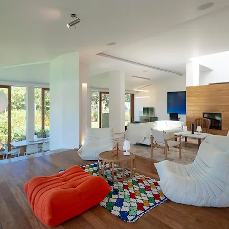 Madeleine Saint-Tropez